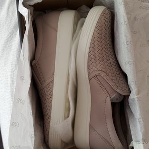 Ecco slip-on Sneakers: Color:Grey Rose